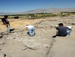 A.Ü Anadolu tarihine ‘Işık'  tutuyor